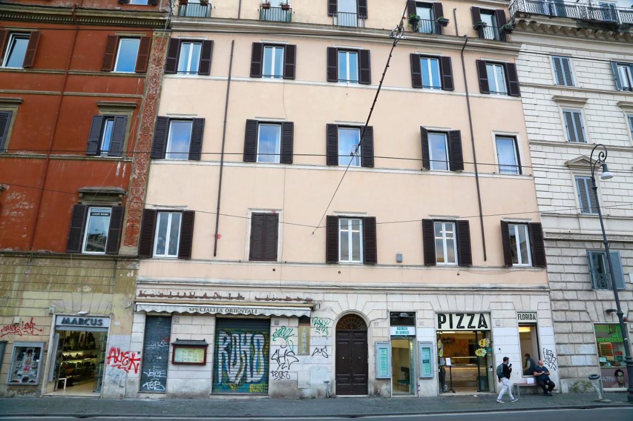 Residenza Gens Julia Bed & Breakfast Rome Exterior photo