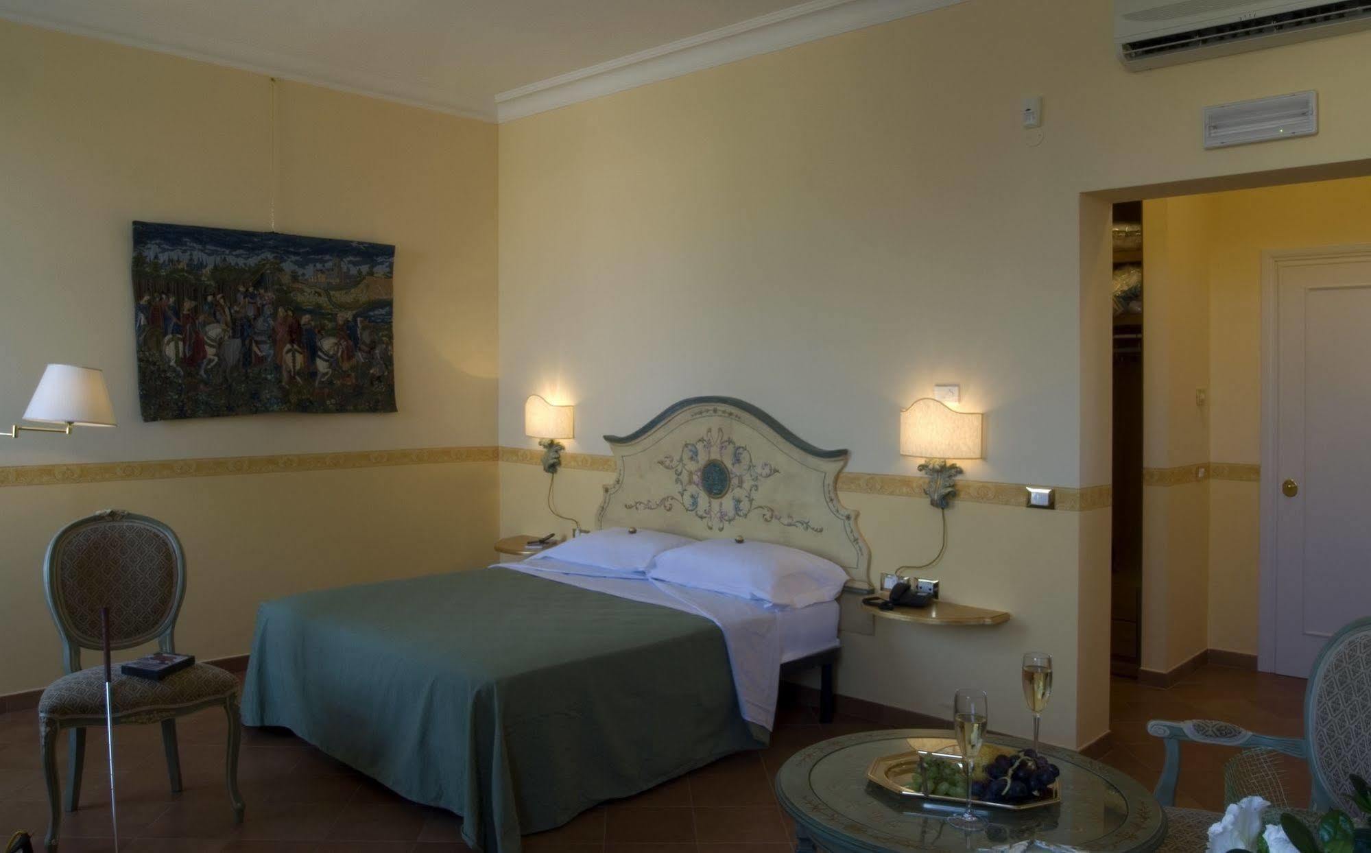 Residenza Gens Julia Bed & Breakfast Rome Exterior photo